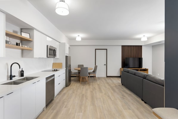 Suite familiar, balcón | Interior