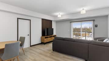 Family Suite, Balcony | Living area