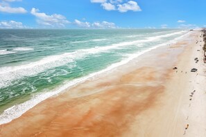 On the beach - Oceanfront Escape w/ Beach Access, Pool & Balcony Sunrise Views (Daytona Beach)