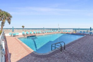 Pool - Oceanfront Studio w/ Balcony, Shared Pool & Steps to Beach (Daytona Beach)