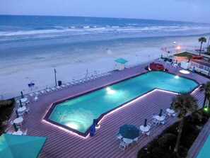 Pool - Oceanfront 4th-Floor Studio w/ Balcony, Pool & Walk to Boardwalk (Daytona Beach)