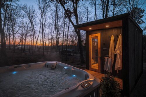 Family-Friendly Cabin with Hot Tub, Sauna, Firepit with Loft, Sleeps 12