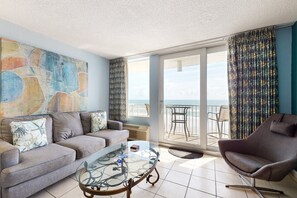 Smart TV, ping pong - Oceanfront Balcony Condo w/ Pool, Full Kitchen & Sleeps 6 Comfortably (Daytona Beach)