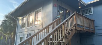 Siesta Key Studio close to beaches, city, and airport.