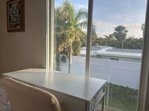 Interior - Siesta Key Studio close to beaches, city, and airport. (Siesta Key)