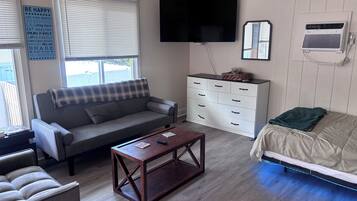 1 slaapkamer, een bureau, gratis wifi, beddengoed