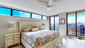 Room - Oceanfront Corner Condo w/ Balcony, Pool, & Rocket Launch Views (Daytona Beach)