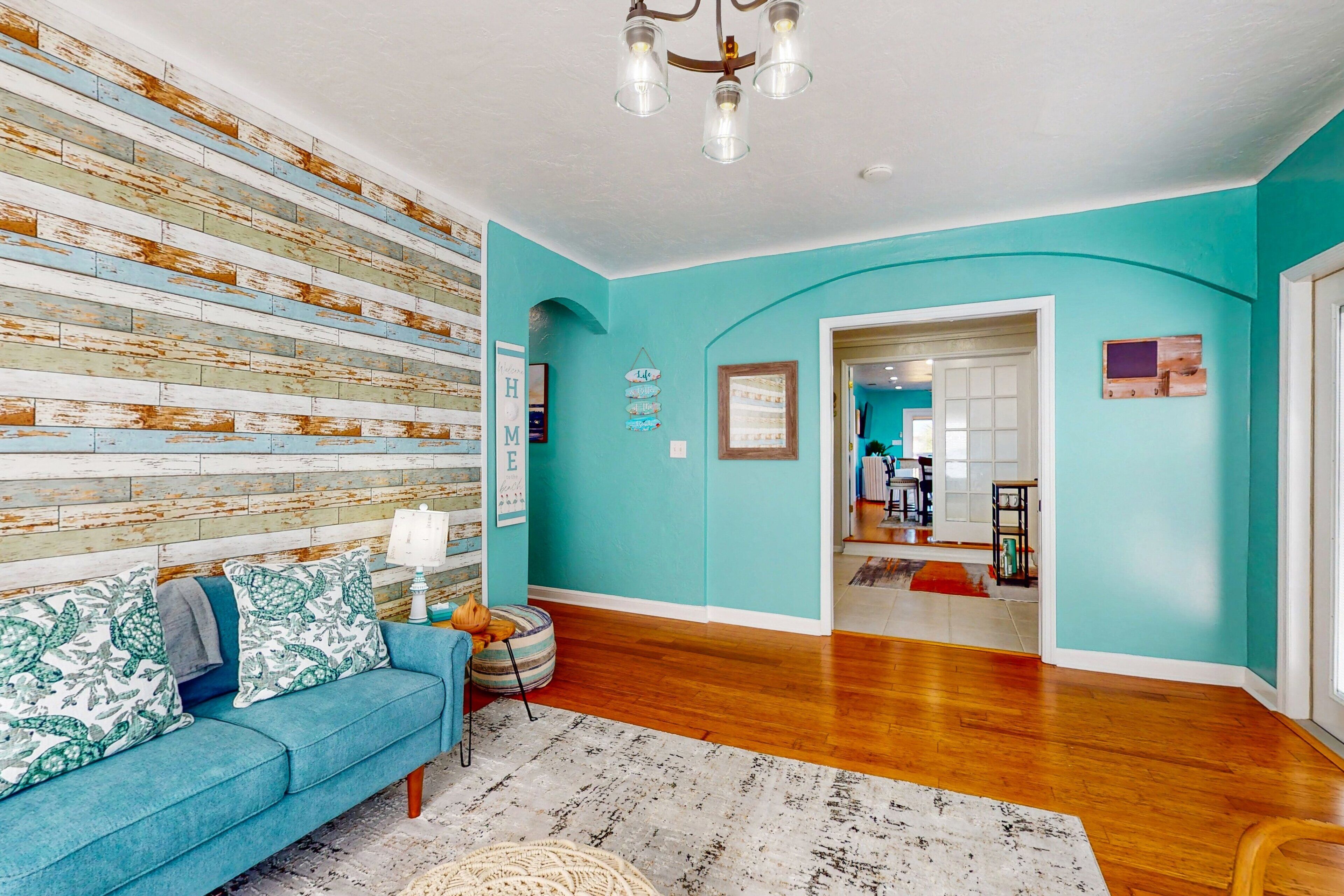 2nd Floor Beachside Duplex Retreat  Dog-friendly & Steps To Sand - Daytona Beach