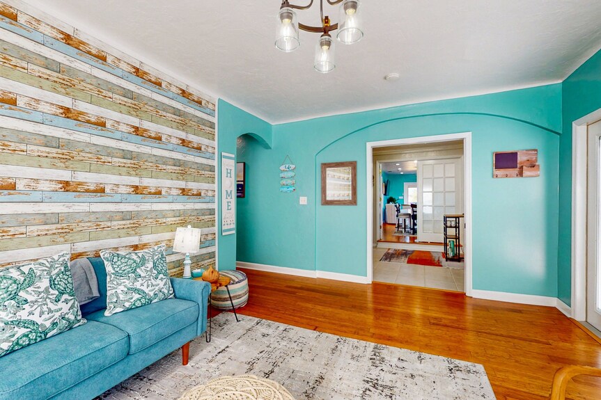 2nd Floor Beachside Duplex Retreat Dog-friendly & Steps To Sand - Daytona Beach