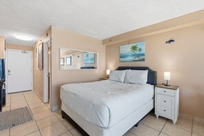 1 bedroom, iron/ironing board, free WiFi, bed sheets - Oceanfront Studio w/ Balcony, Pool & Hot Tub Access (Daytona Beach)