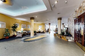 Lobby - Beachfront Studio w/ Balcony, Pool & Gym Access in Heart of Daytona (Daytona Beach)