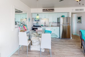 Coffee/tea maker, fridge, microwave, oven - Oceanfront Condo with Balcony, Pool & Direct Beach Access (Daytona Beach)