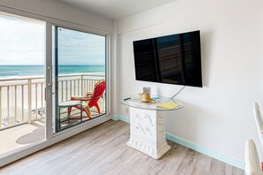 Interior - Oceanfront Condo with Balcony, Pool & Direct Beach Access (Daytona Beach)