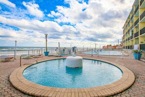Pool - Oceanfront Condo with Balcony, Pool & Direct Beach Access (Daytona Beach)