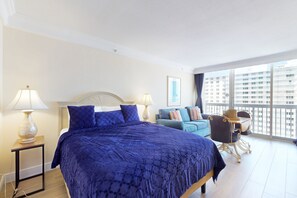 1 slaapkamer, een strijkplank/strijkijzer, gratis wifi, beddengoed