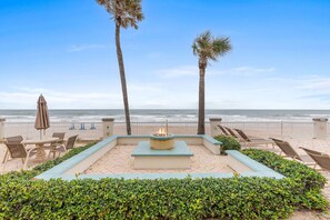 Terrace/patio - Cozy Oceanfront Studio w/ Kitchenette & Beach Access in Daytona (Daytona Beach)