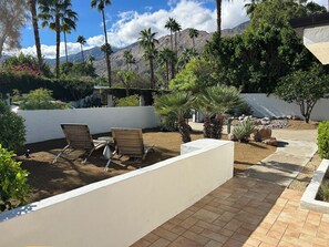 Terrace/patio - Multi Unit Private Compound, Architectural Gem, Stunning Mountain Views (Palm Springs)