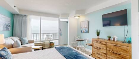 Een strijkplank/strijkijzer, wifi, beddengoed