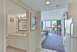 1 slaapkamer, een strijkplank/strijkijzer, gratis wifi, beddengoed
