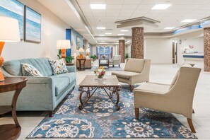 Lobby - Stylish Oceanfront Studio | Pools, Views, Walk to Restaurants & Beach (Daytona Beach)