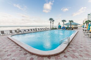 Indoor pool, a heated pool - Stylish Oceanfront Studio | Pools, Views, Walk to Restaurants & Beach (Daytona Beach)