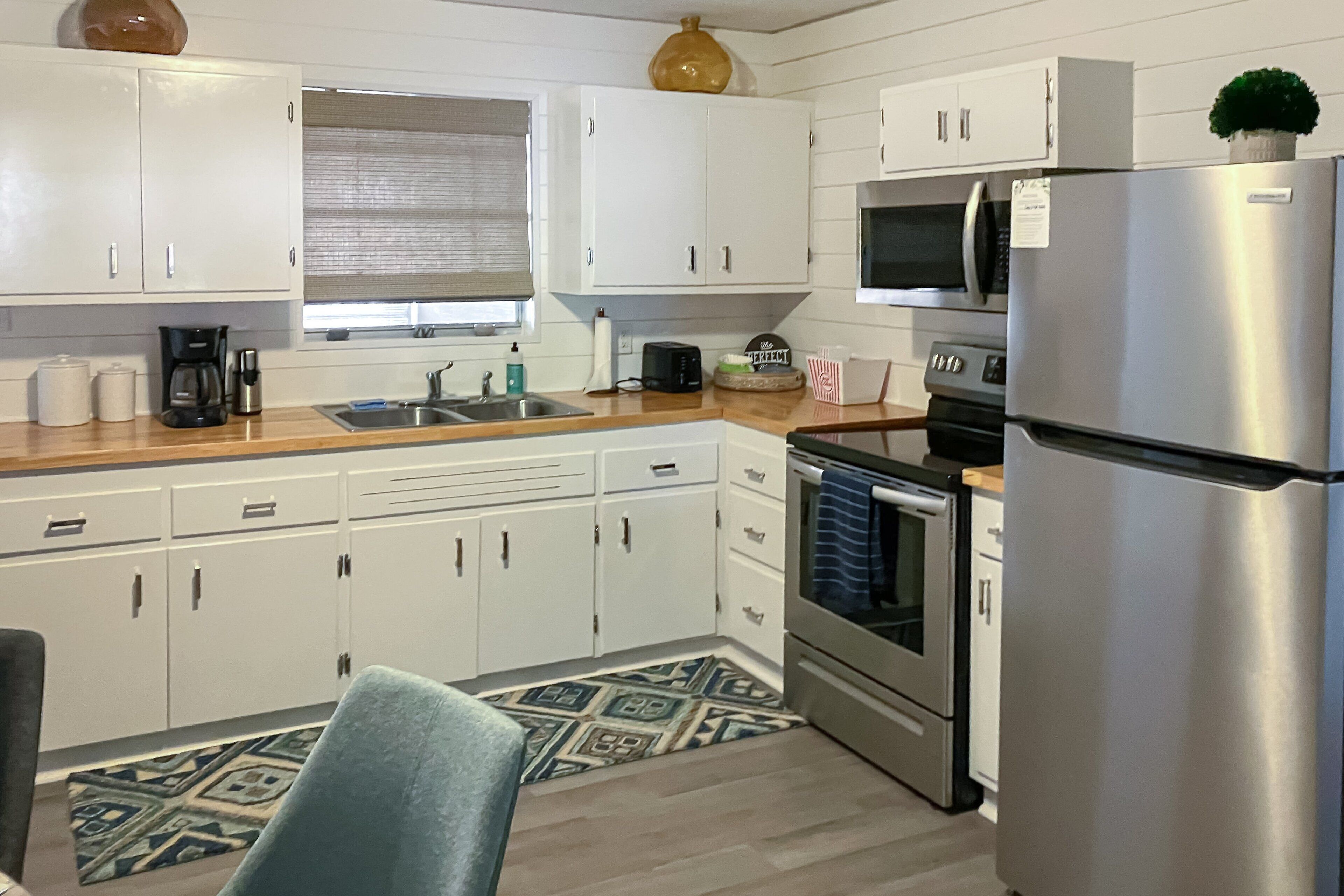 Geladeira, micro-ondas, fogão, cooktop