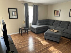 Smart TV, books - Wasena Townhouse 2 (Roanoke)