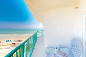 Property grounds - Peaceful Oceanfront Retreat with Balcony, Pool & Game Room (Daytona Beach)
