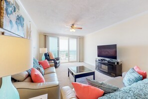 Smart TV - Peaceful Oceanfront Retreat with Balcony, Pool & Game Room (Daytona Beach)