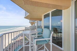 Property grounds - Elegant Oceanfront Condo w/ Balcony, Pool & Steps to Beach (Daytona Beach Shores)