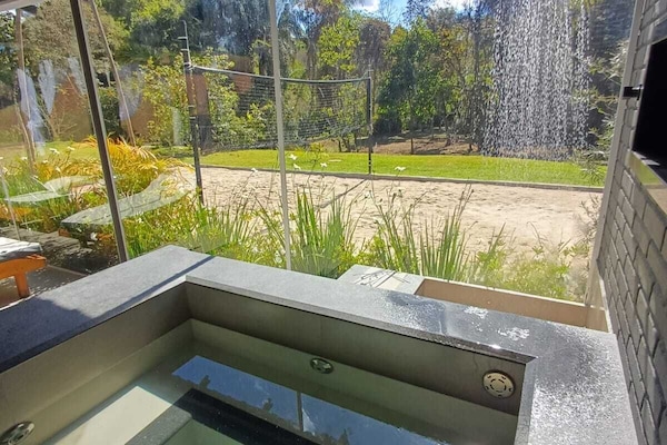 Outdoor spa tub