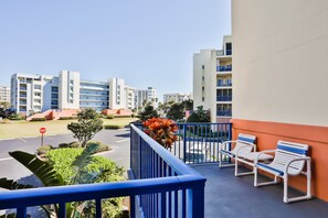 Property grounds - Dog-Friendly Condo w/ Pool, Trails & Balcony Across from Beach (New Smyrna Beach)