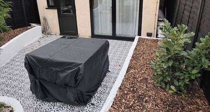 3-bedroom Home Sleeps 6 With Garden