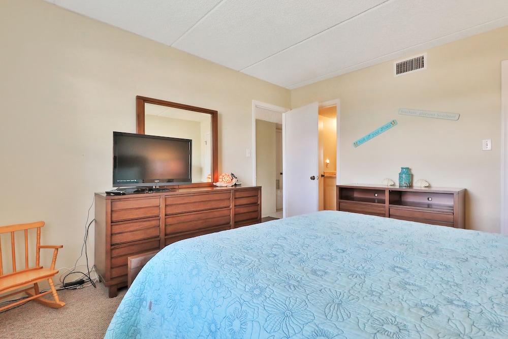 Photo inspiration: Oceanfront Condo W Pool Views Beach Access Photo Inspiration