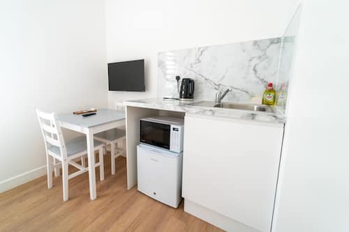 Deluxe-Doppelzimmer | Minibar, Schreibtisch, schallisolierte Zimmer, Bügeleisen/Bügelbrett