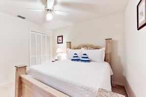 2 bedrooms, iron/ironing board, free WiFi, bed sheets