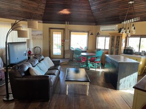 TV, fireplace - Hogan and bunkhouse on 10 acres with privacy and beautiful mountain views. (Magdalena)
