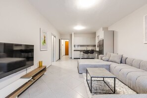 Apartment | 2 bedrooms - Seaview Apartment in the Center of Saranda (Sarandë)