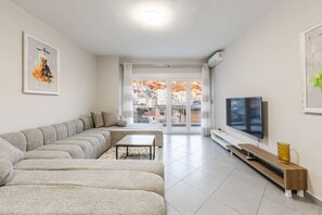 Apartment | 2 bedrooms - Seaview Apartment in the Center of Saranda (Sarandë)