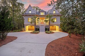 Exterior - Luxury Kiawah Home, 6+ Bdrms, POOL & SPA, Modern! (Kiawah Island)