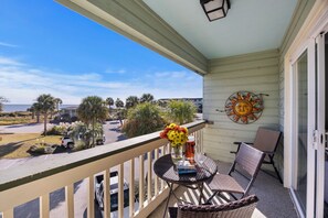 Property grounds - Oceanfront Sea Cabin on the Front Beach of Isle of Palms (Isle Of Palms)