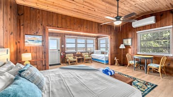 1 bedroom, desk, free WiFi, bed sheets