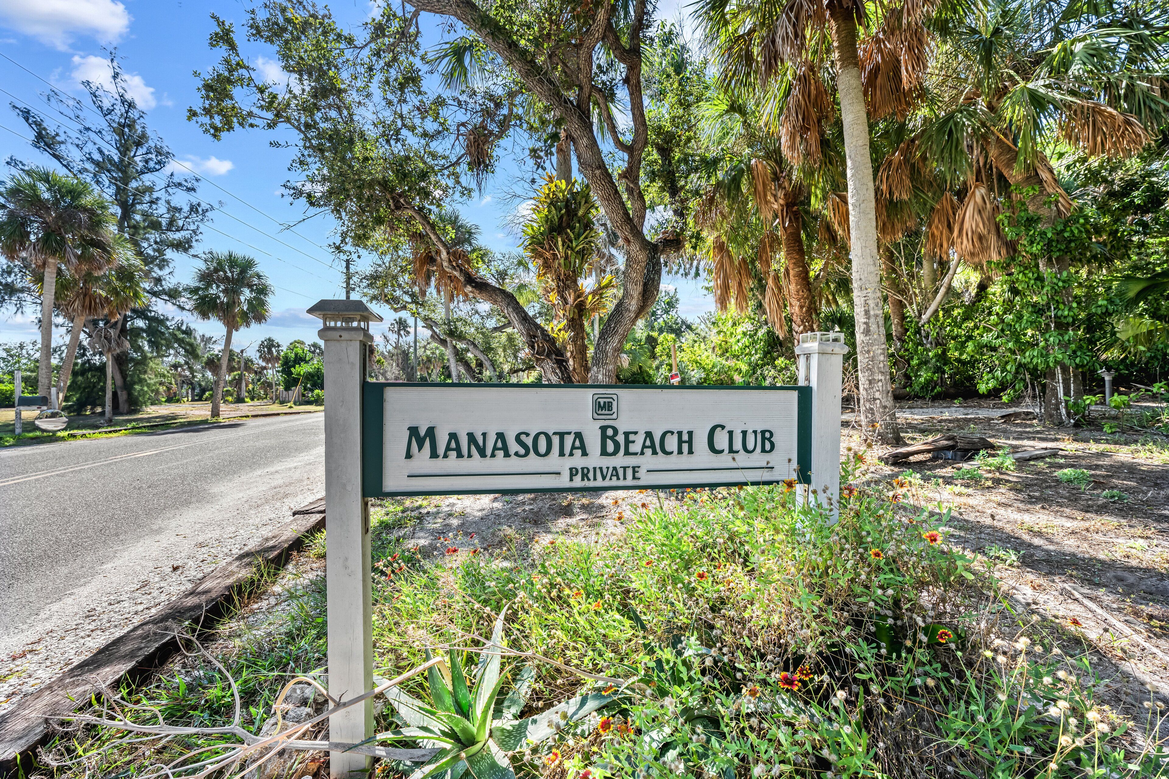 Señal que indica que el Manasota Beach Club es propiedad privada.