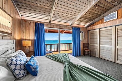 Beachfront Escape with Private Deck, Gulf Views, Resort Pool, Kayaks, and More!