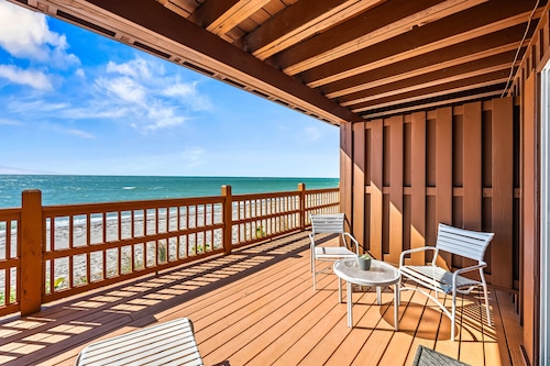 Gulf Front Escape on the Beach with Shared Viewing Deck & Pool - Cozy & Intimate