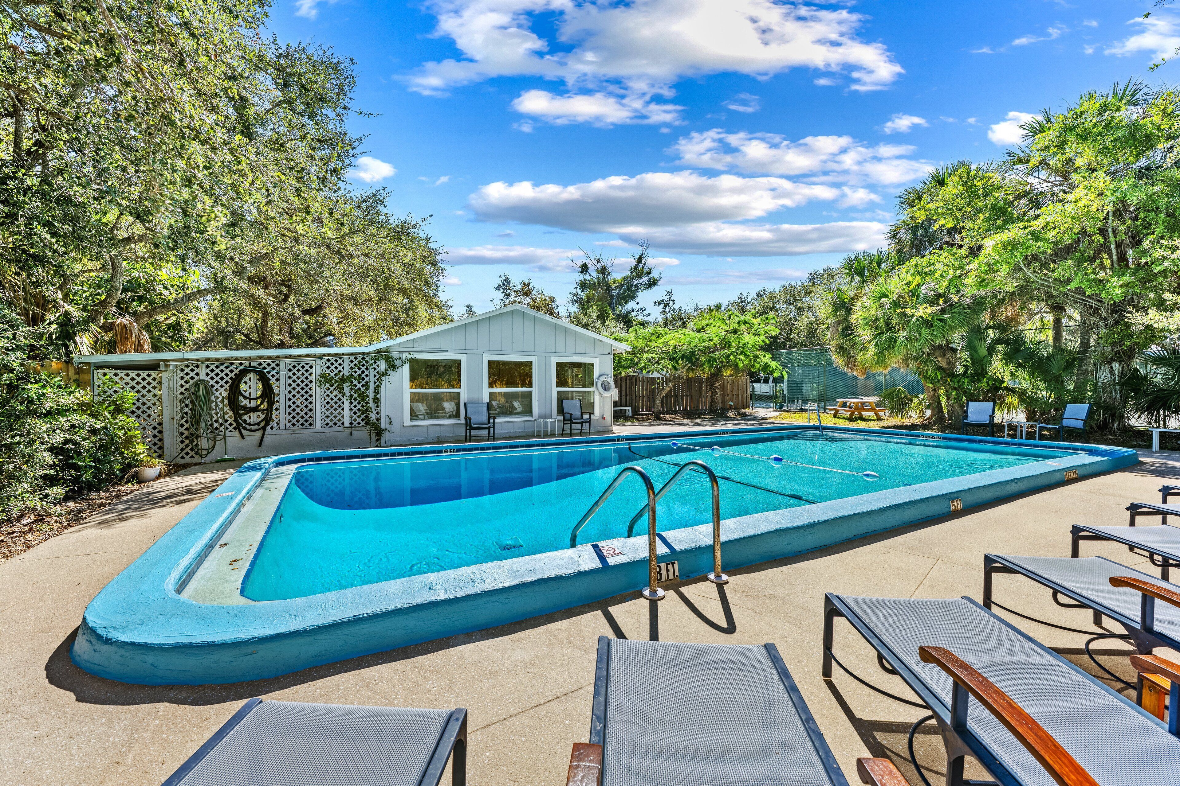 Beheizter Pool