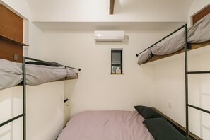 1 bedroom, iron/ironing board, WiFi, bed sheets - Quiet Japanese Home｜Near Kyobashi｜Osaka Castle 1 Stop｜USJ Access｜2 Baths (Miyakojima Ward)