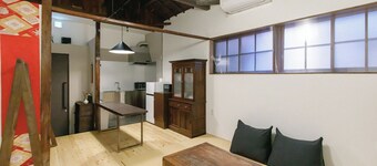 Quiet Japanese Home｜Near Kyobashi｜Osaka Castle 1 Stop｜USJ Access｜2 Baths