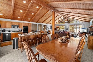 Dining - Cozy 4BR Mountain Home | Deck, Hot Tub & Shuttle (Truckee)