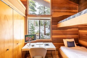 Desk, travel cot, free WiFi, bed sheets